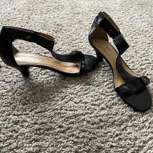 GUC Nine West Sandals (Size: 8) 👡✨